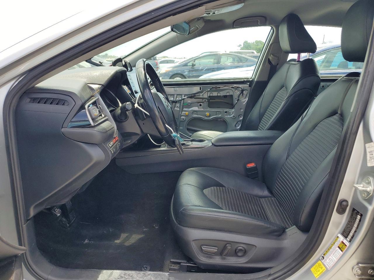 2021 Toyota Camry Se - zdjęcie 7