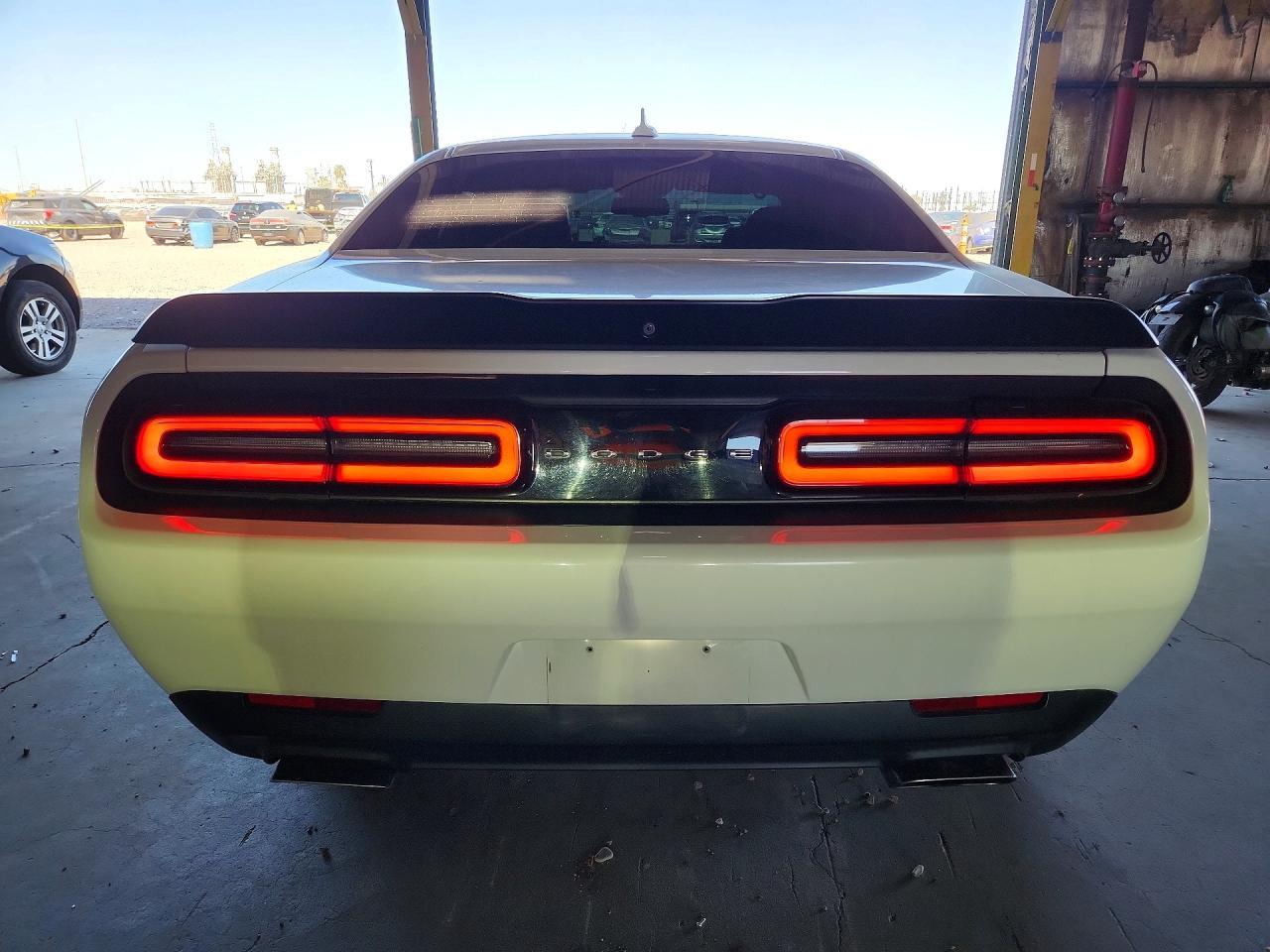 2016 Dodge Challenger Sxt - zdjęcie 6