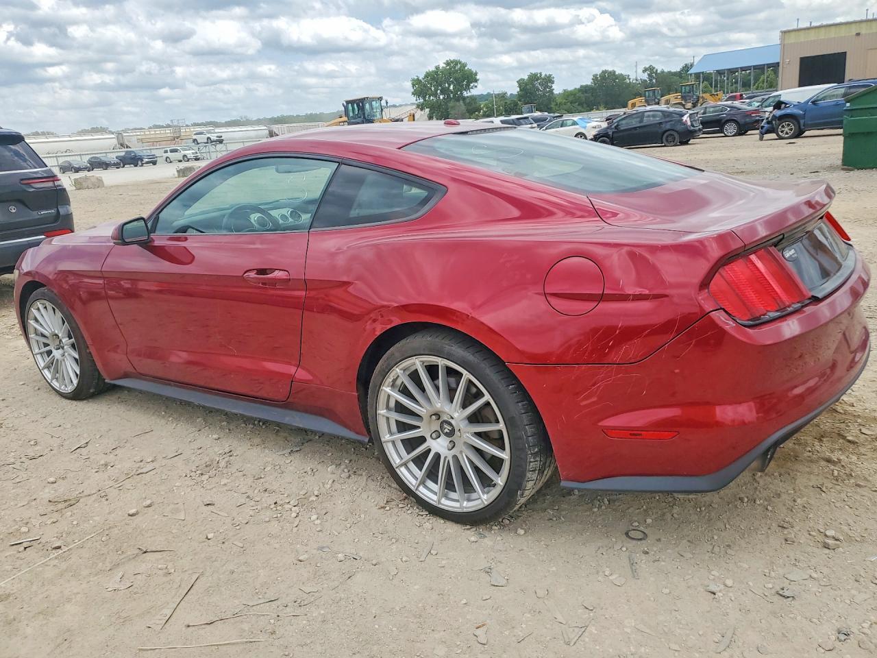 2015 Ford Mustang - zdjęcie 2
