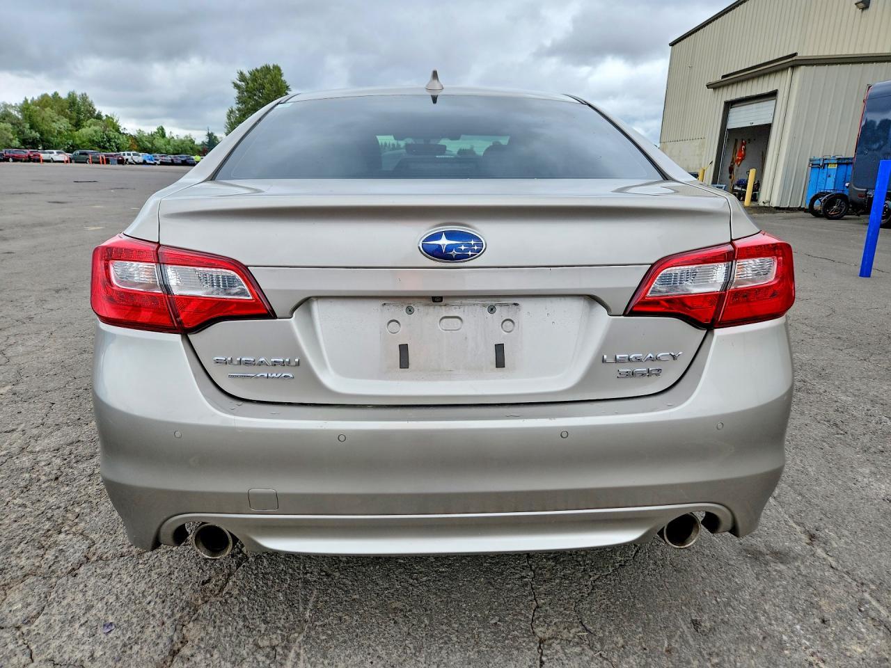 2017 Subaru Legacy 3.6R Limited - zdjęcie 6
