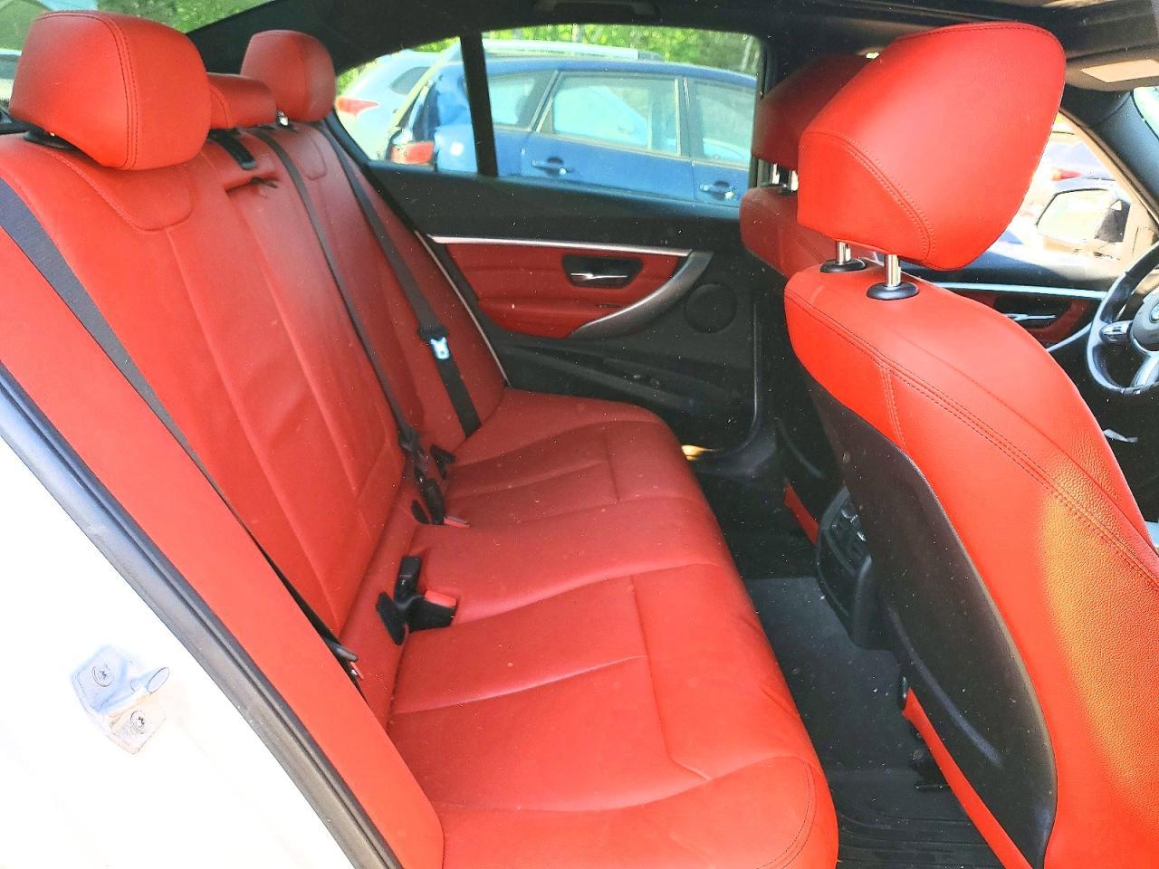 2018 BMW 330 Xi - zdjęcie 10