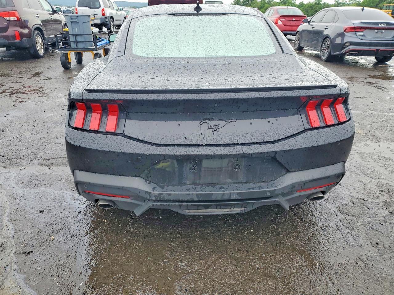 2025 Ford Mustang - zdjęcie 6