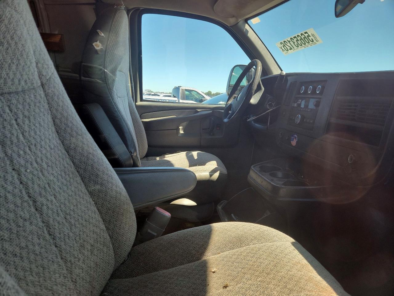 2014 Chevrolet Express G2500 - zdjęcie 11