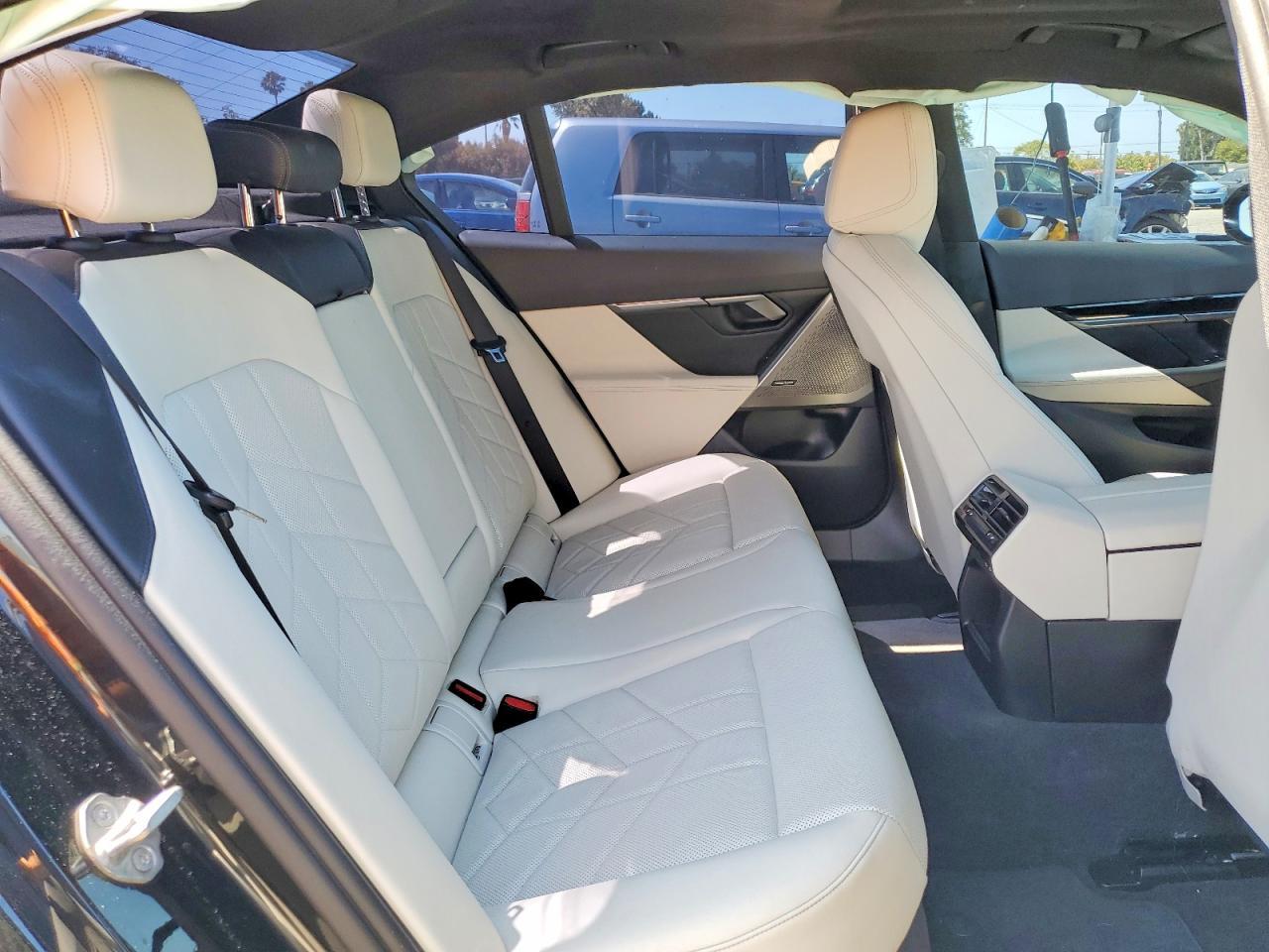 2024 BMW 530 I - zdjęcie 10