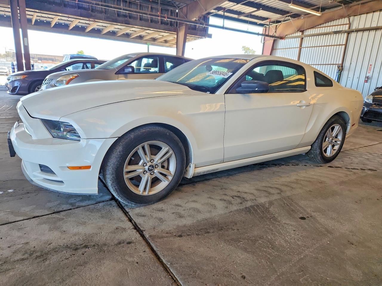 2013 Ford Mustang - zdjęcie główne