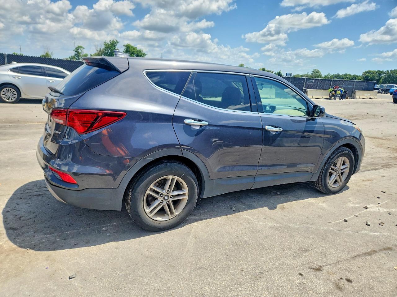 2017 Hyundai Santa Fe Sport 2.4L - zdjęcie 3