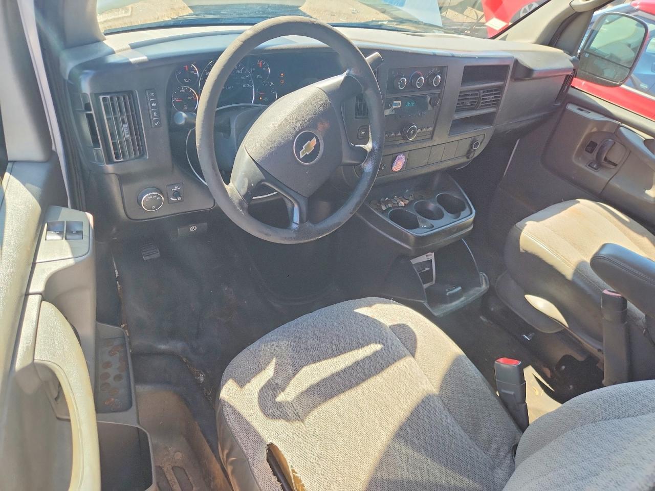 2014 Chevrolet Express G2500 - zdjęcie 8