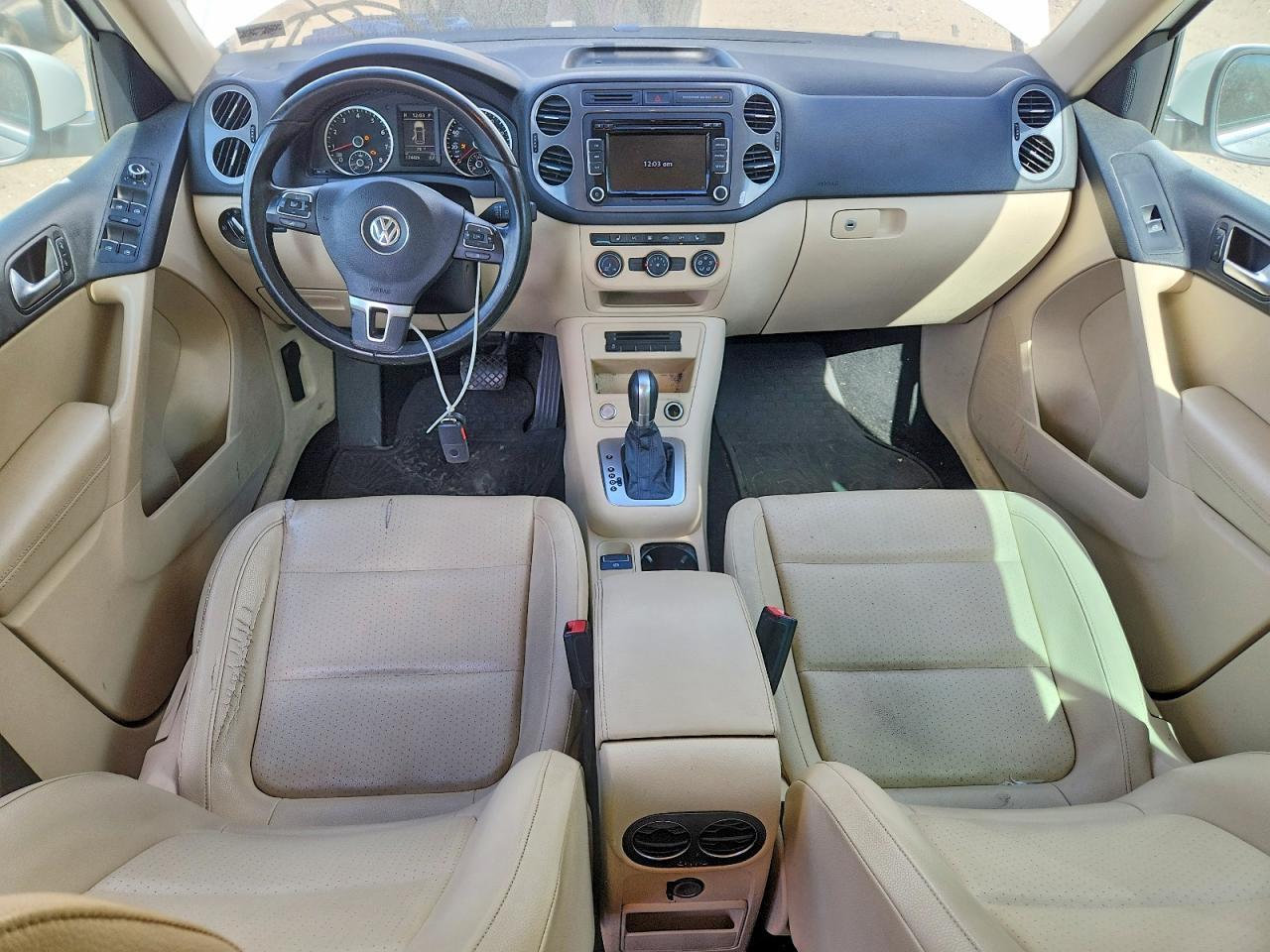 2014 Volkswagen Tiguan S - zdjęcie 8