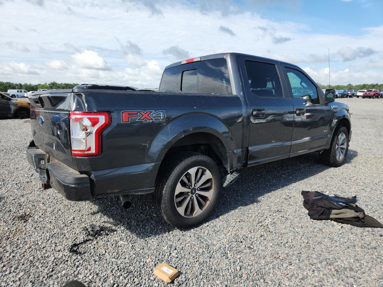 2017 Ford F150 Supercrew - zdjęcie 3