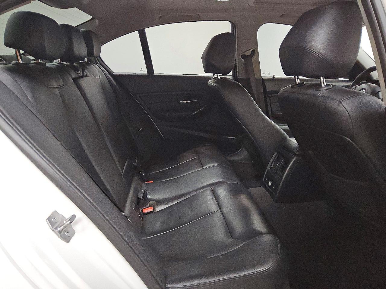 2015 BMW Seria 3 328i - zdjęcie 10