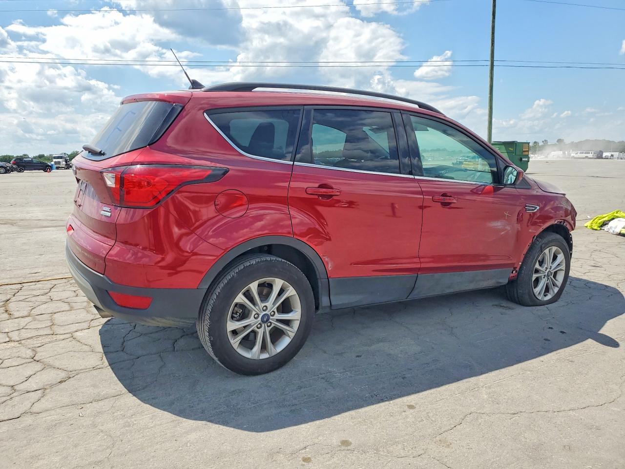2019 Ford Escape - zdjęcie 3