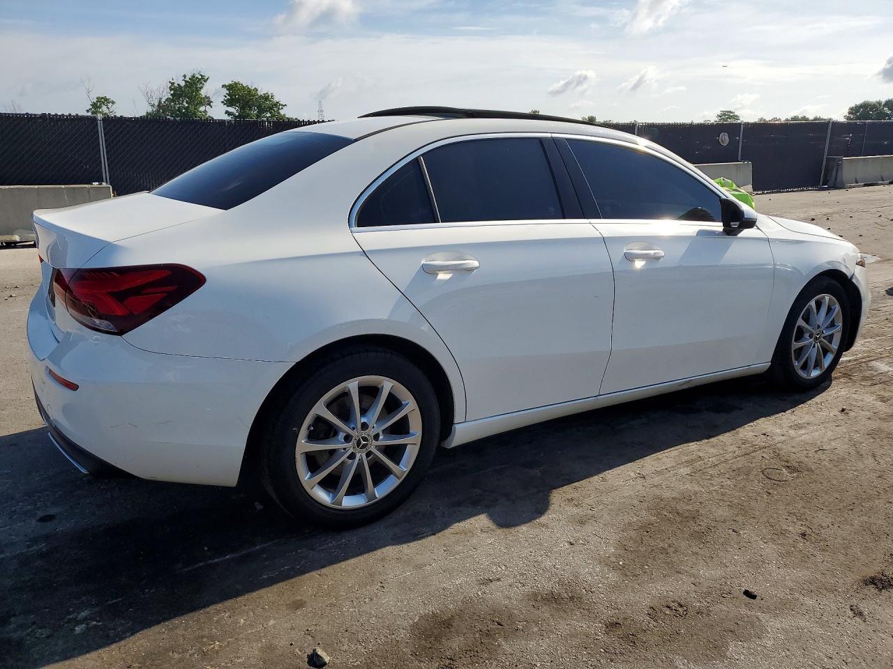 2020 Mercedes-Benz A 220 - zdjęcie 3