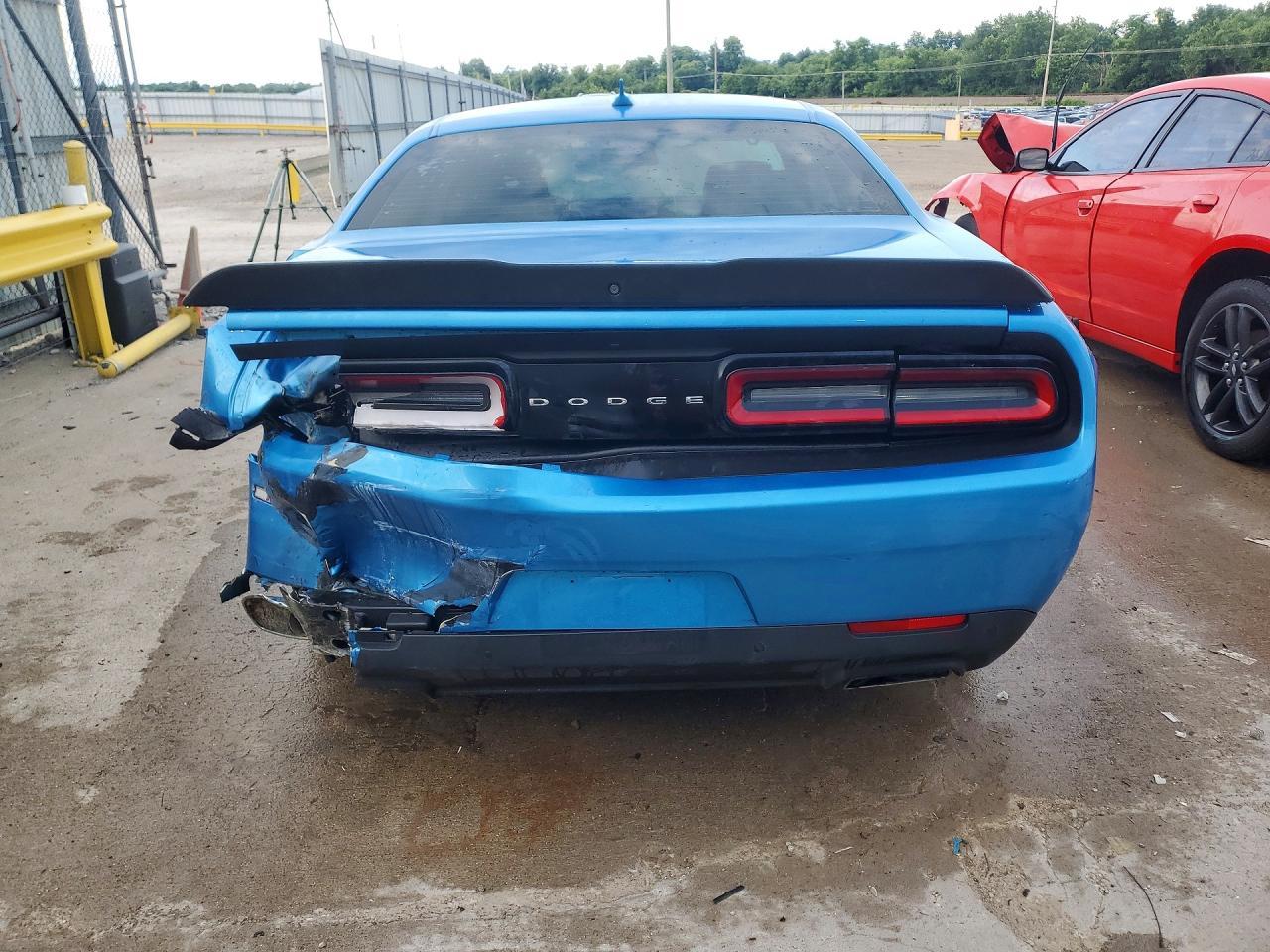 2016 Dodge Challenger R - zdjęcie 6