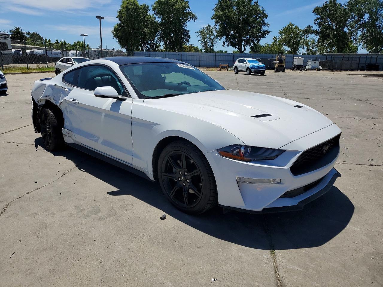 2018 Ford Mustang - zdjęcie 4