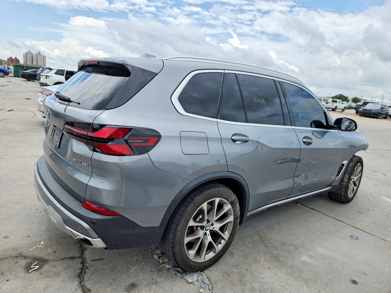 2024 BMW X5 xDrive40I - zdjęcie 3