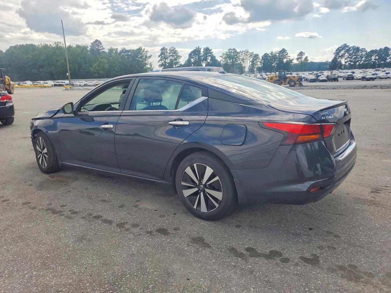 2022 Nissan Altima Sv - zdjęcie 2