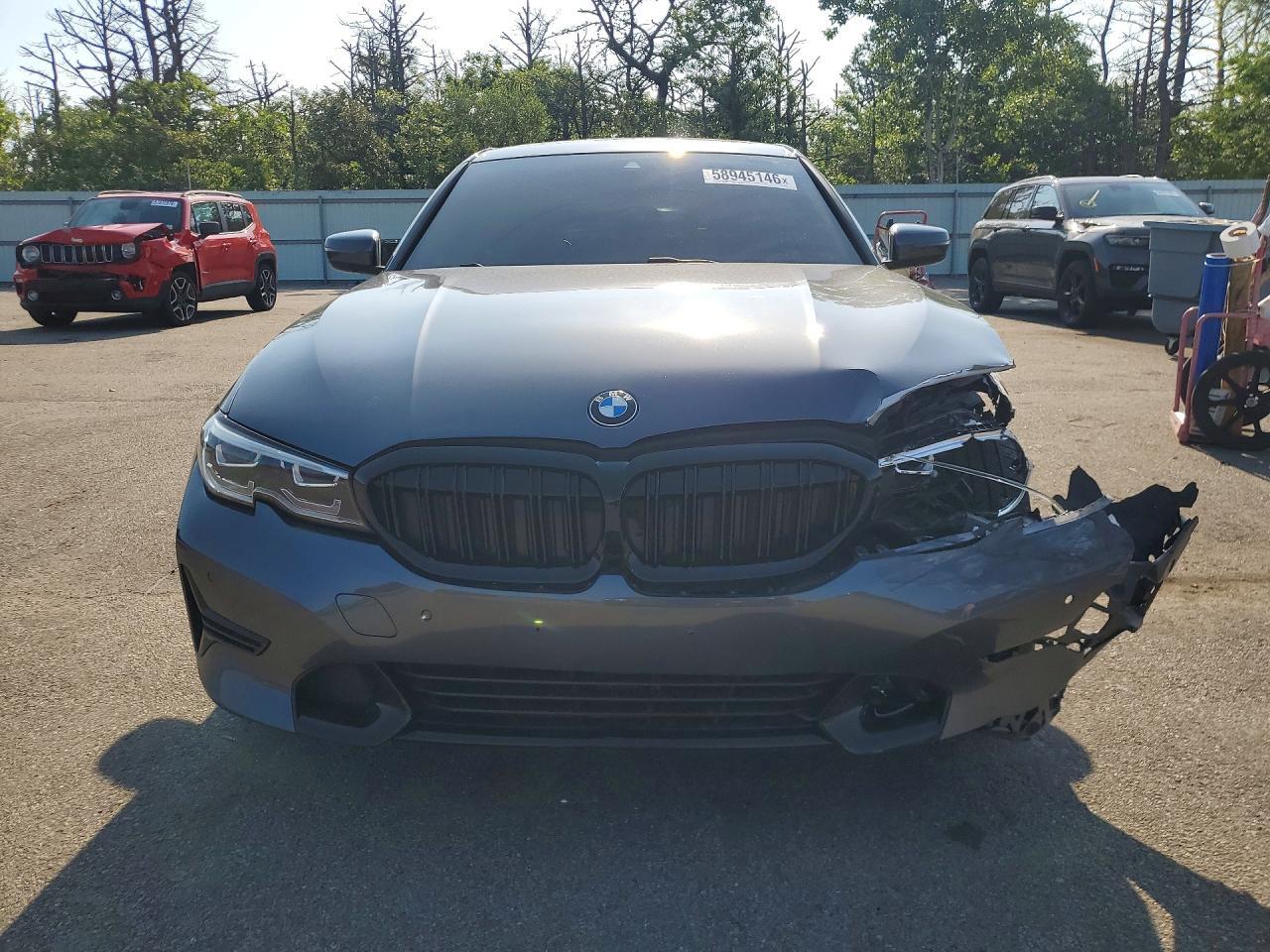 2019 BMW 330Xi - zdjęcie 5