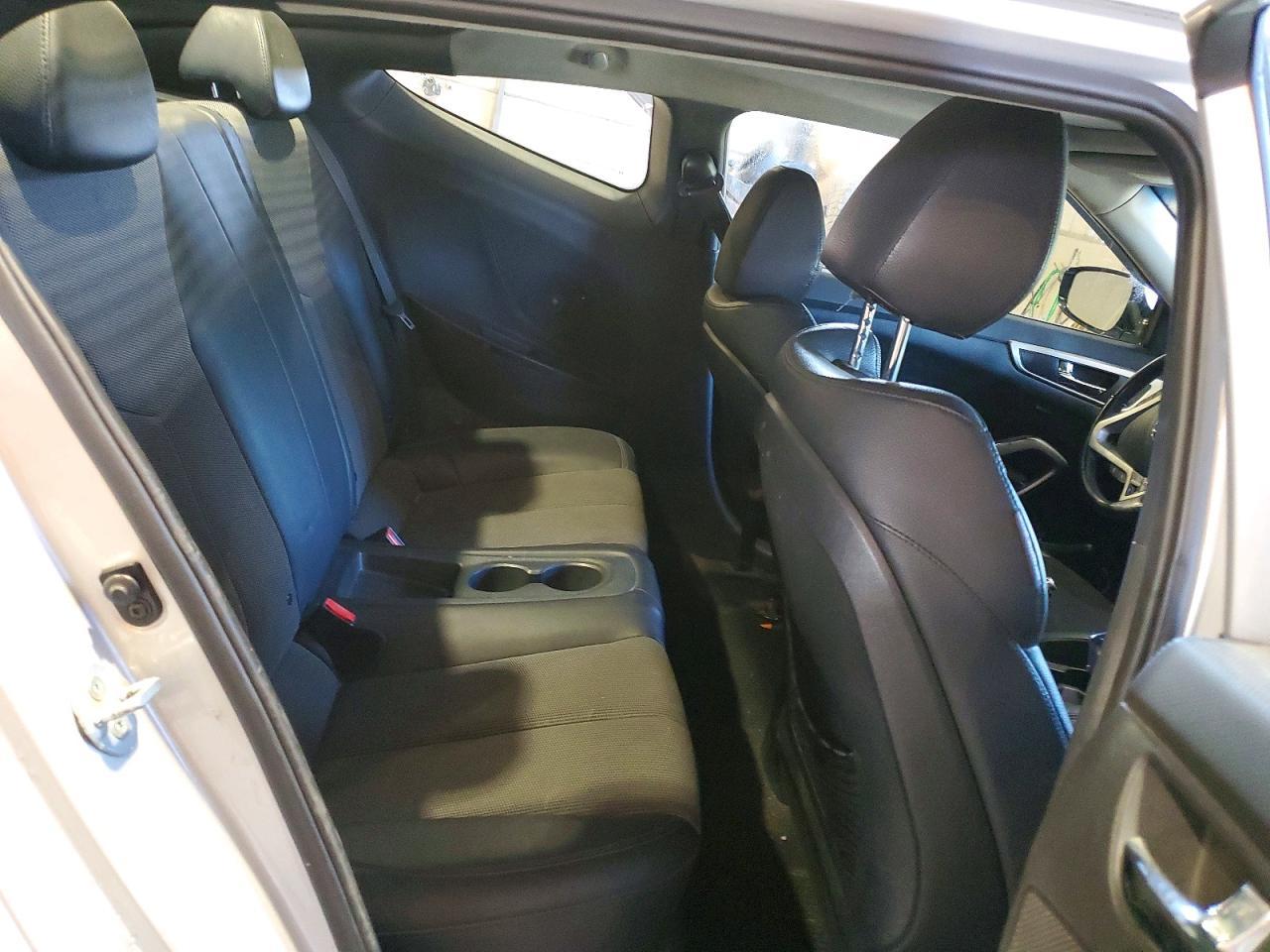 2013 Hyundai Veloster Base - zdjęcie 10