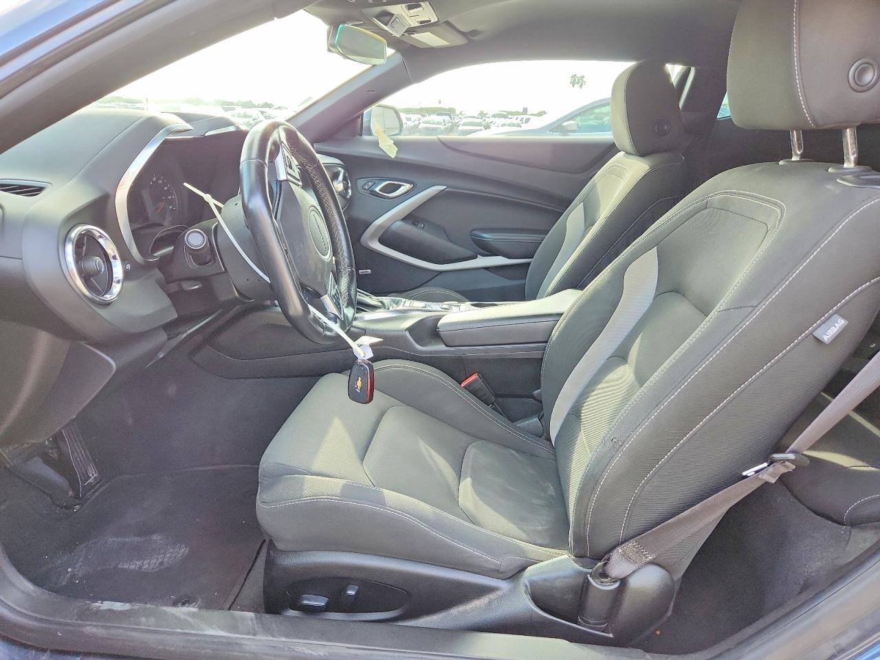 2021 Chevrolet Camaro - zdjęcie 7