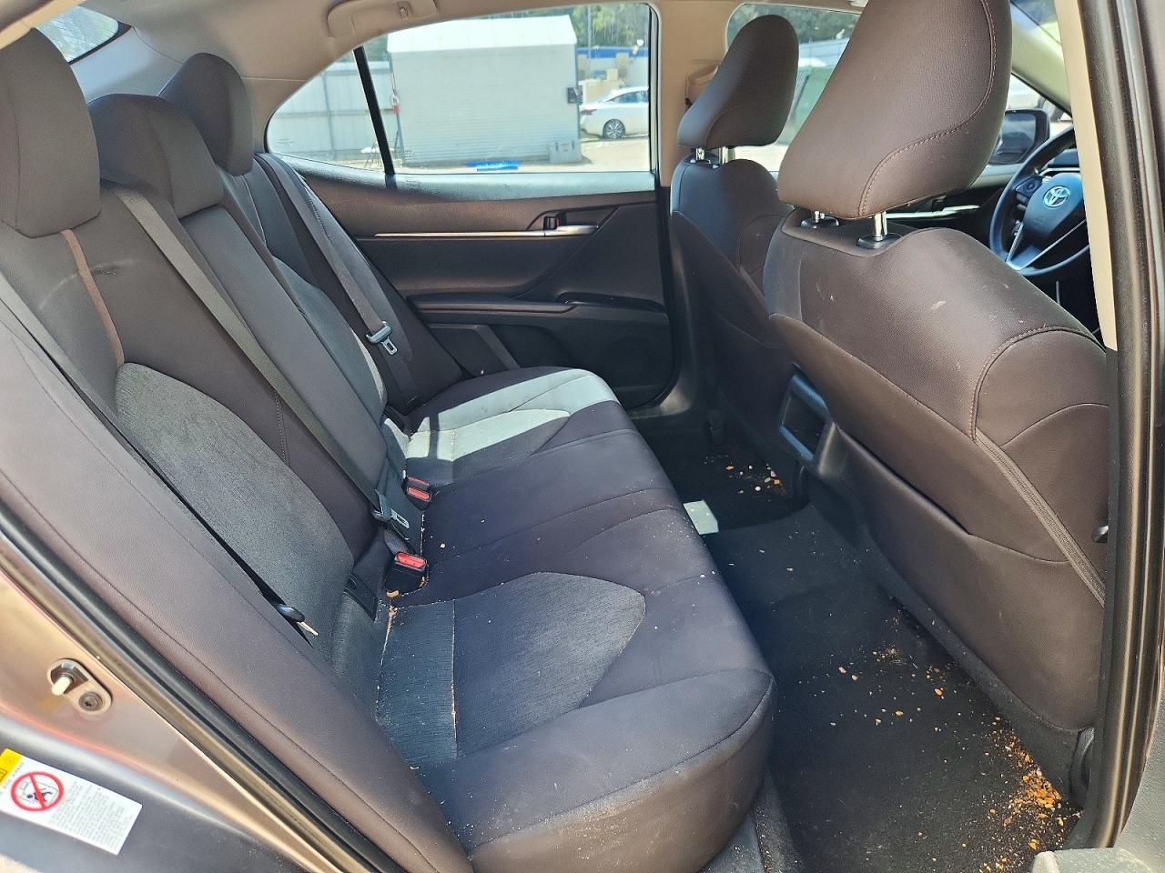 2018 Toyota Camry Le - zdjęcie 10
