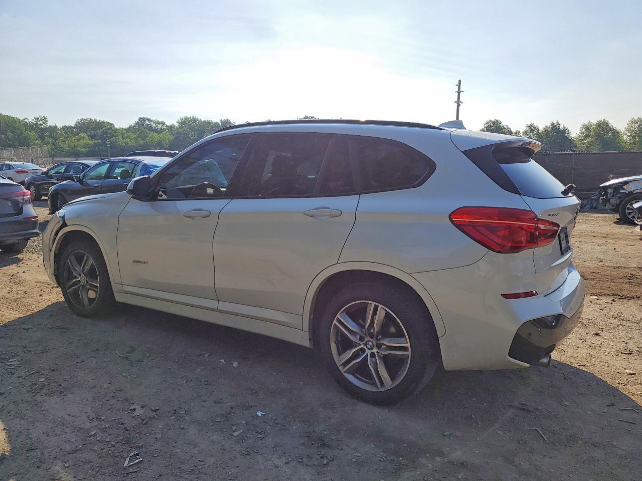 2018 BMW X1 xDrive28I - zdjęcie 2