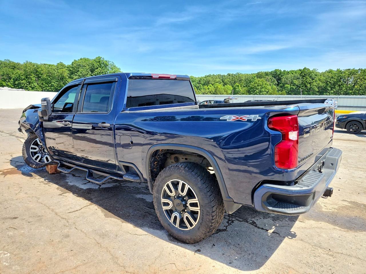 2021 Chevrolet Silverado K2500 Custom - zdjęcie 2