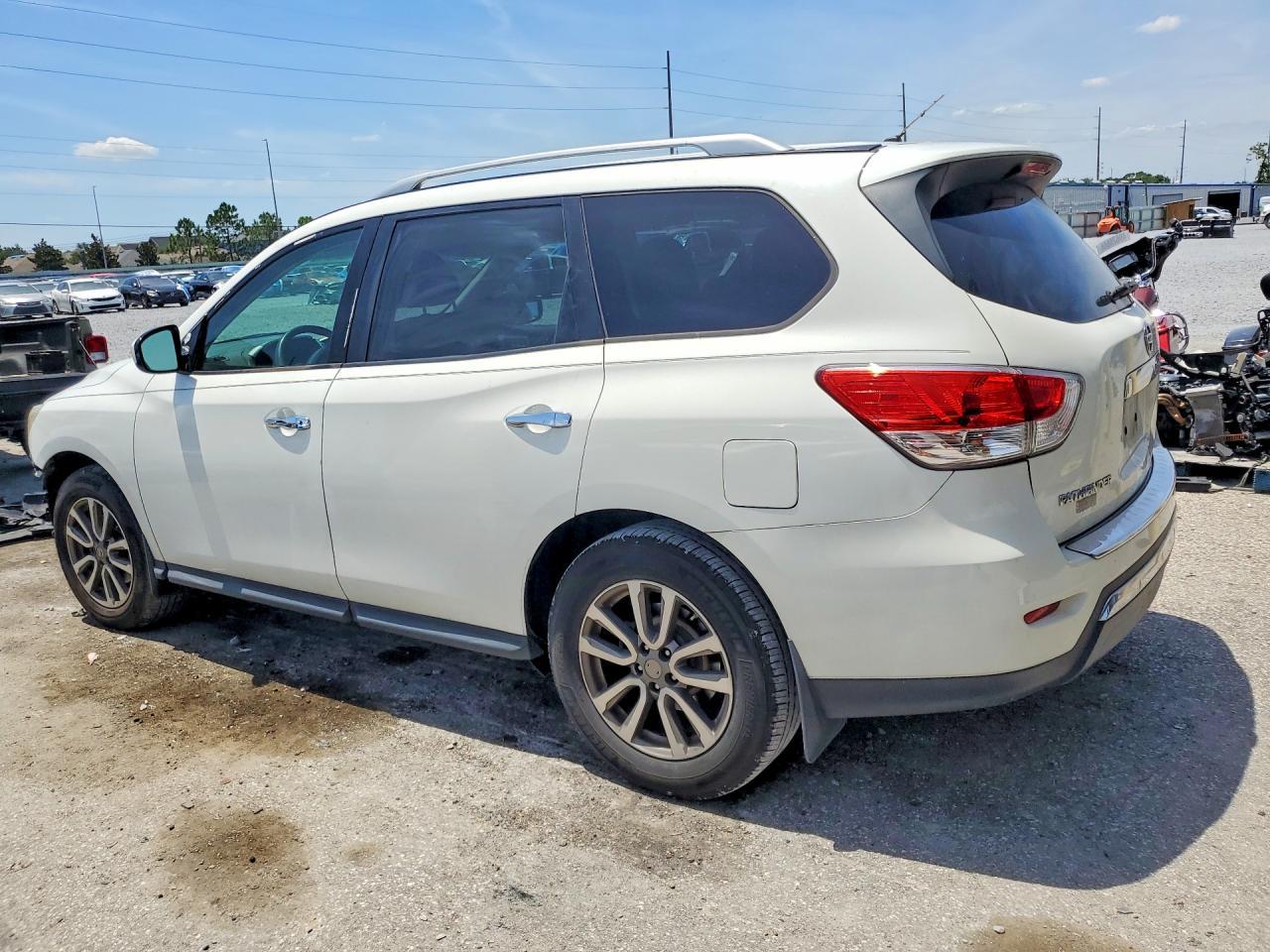 2015 Nissan Pathfinder S - zdjęcie 2
