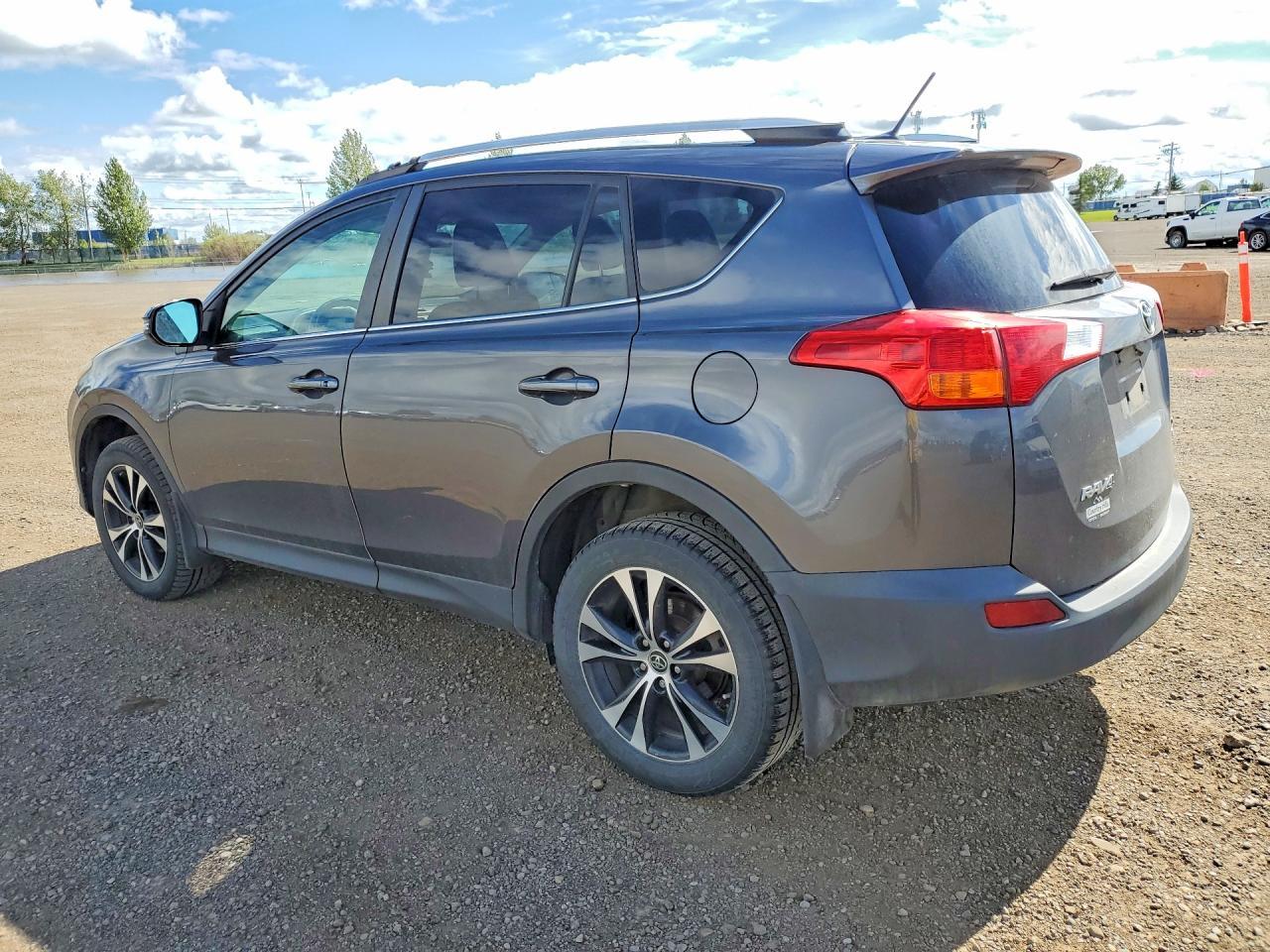 2015 Toyota Rav4 Xle - zdjęcie 2