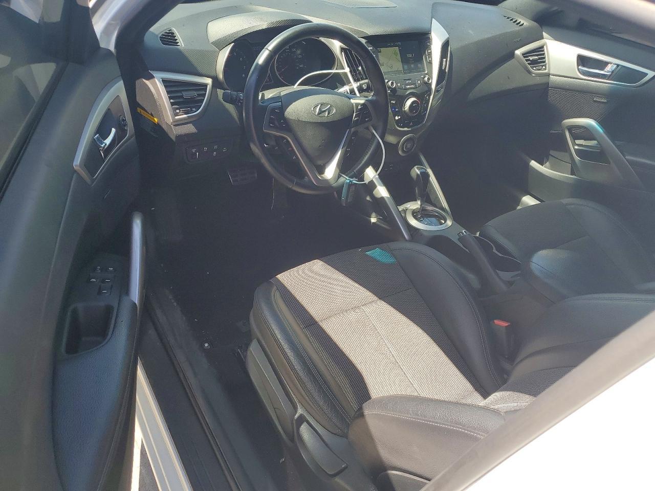 2016 Hyundai Veloster Base - zdjęcie 8