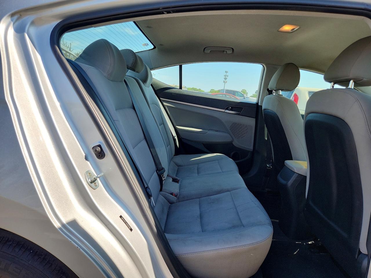 2018 Hyundai Elantra Se - zdjęcie 10