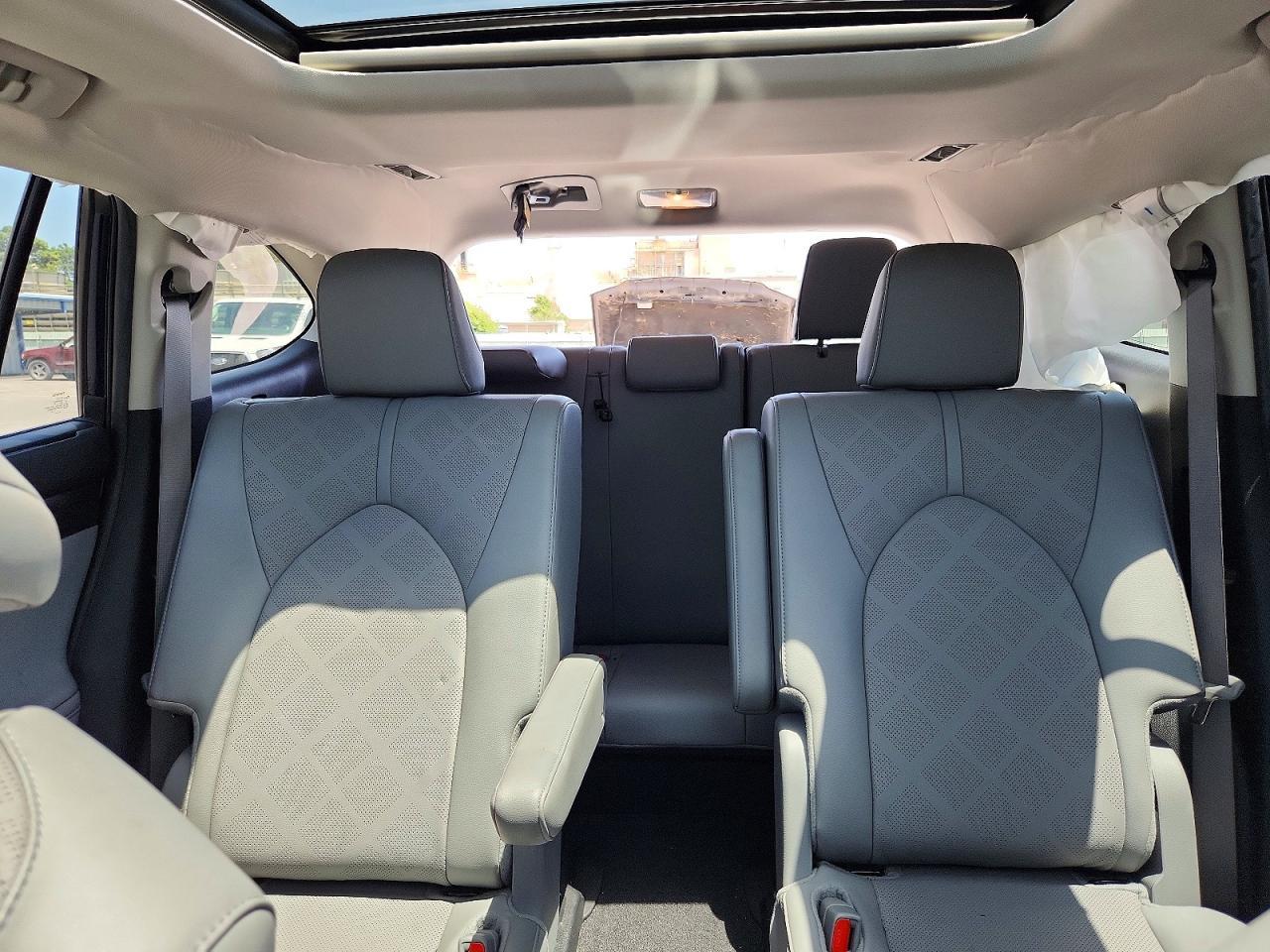2024 Toyota Highlander Platinum - zdjęcie 10