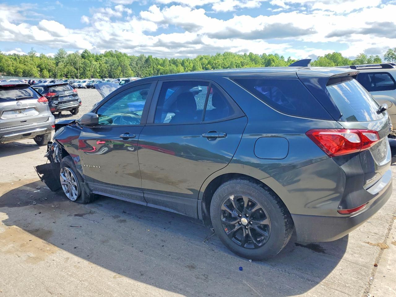 2020 Chevrolet Equinox Ls - zdjęcie 2