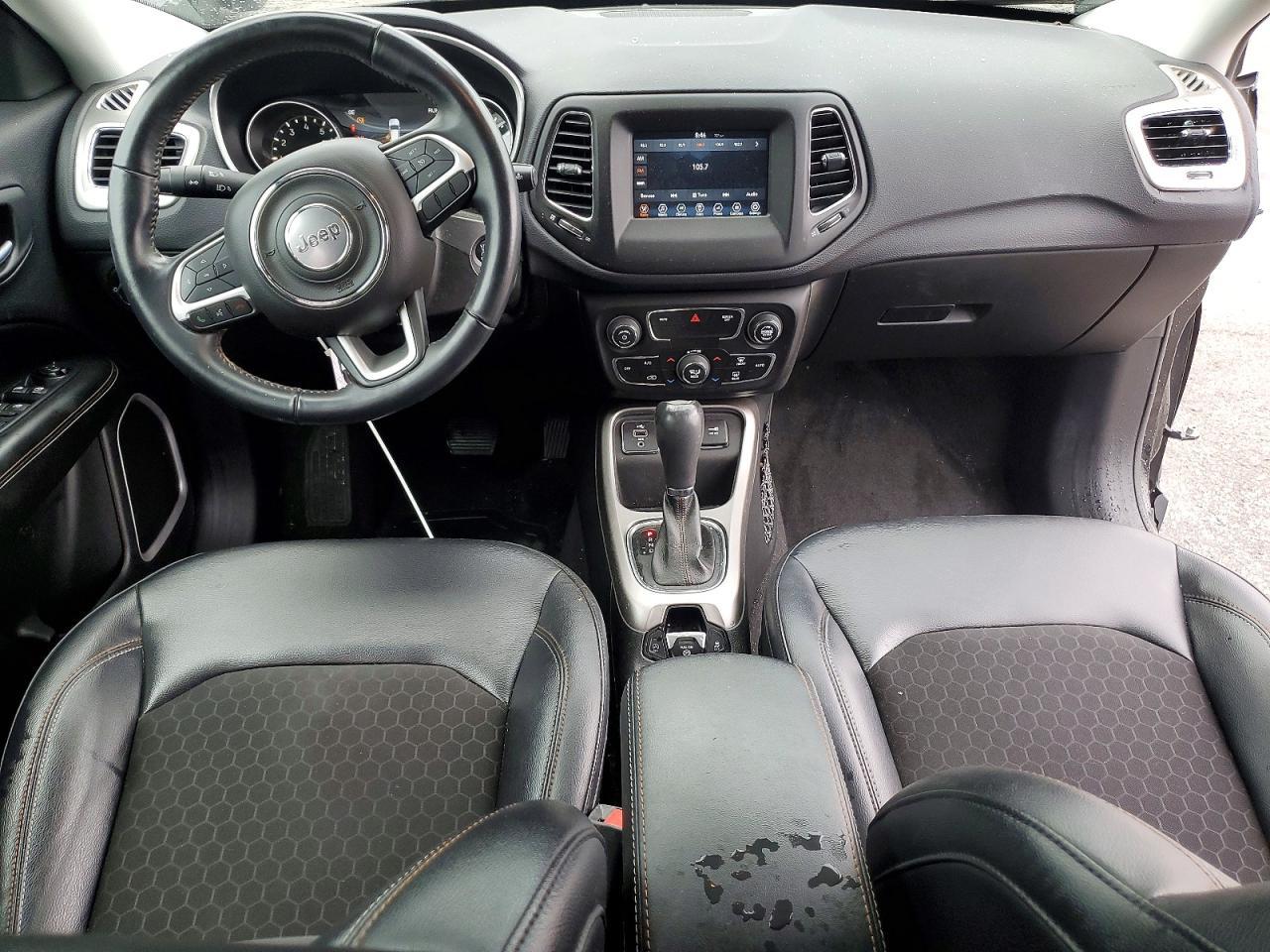 2018 Jeep Compass Latitude - zdjęcie 8