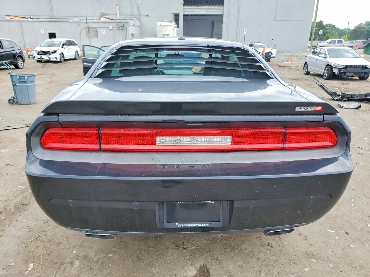 2013 Dodge Challenger Srt-8 - zdjęcie 6