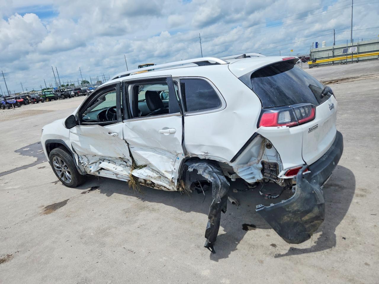 2019 Jeep Cherokee Latitude Plus - zdjęcie 2