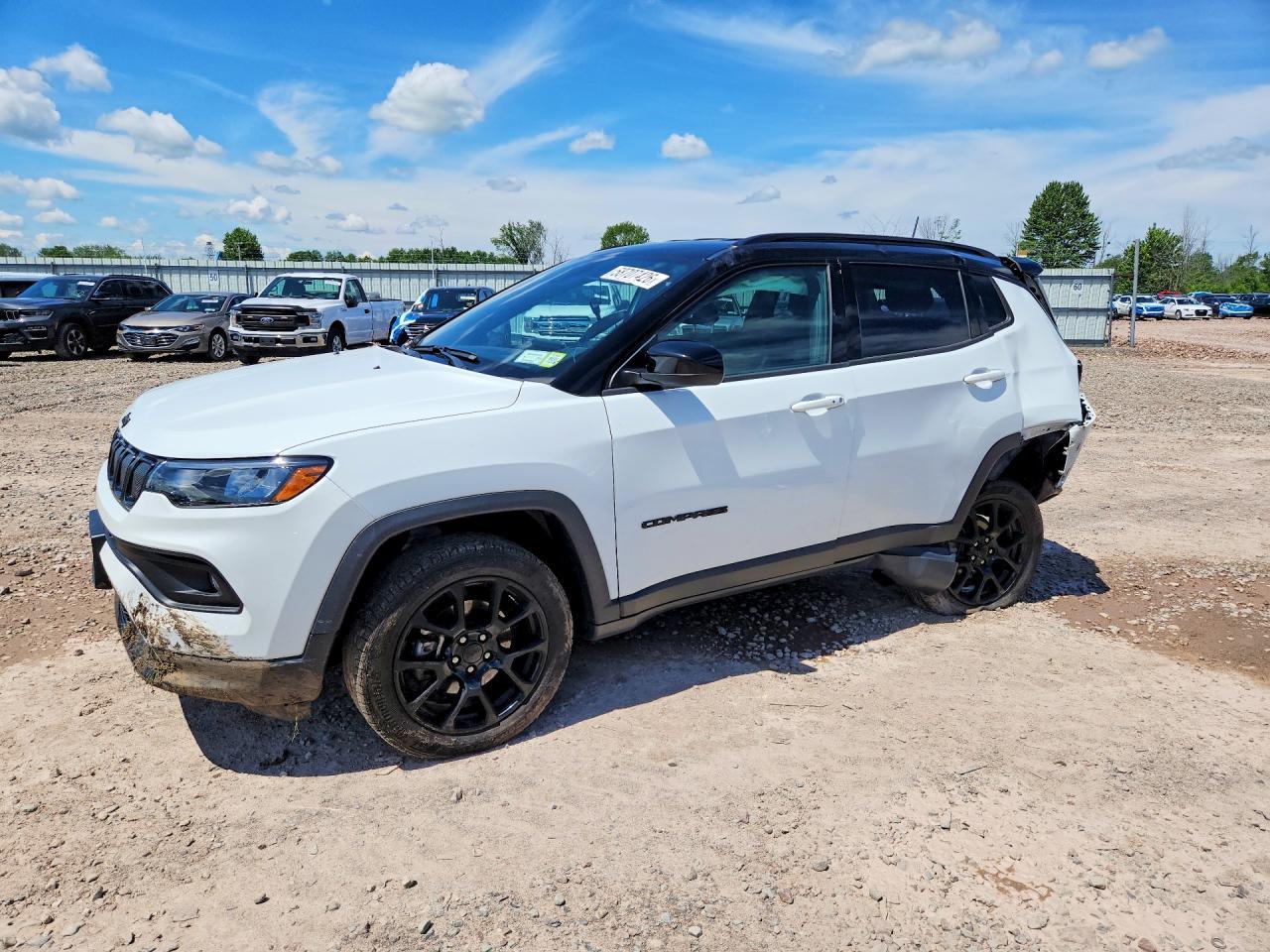2022 Jeep Compass Latitude - zdjęcie główne