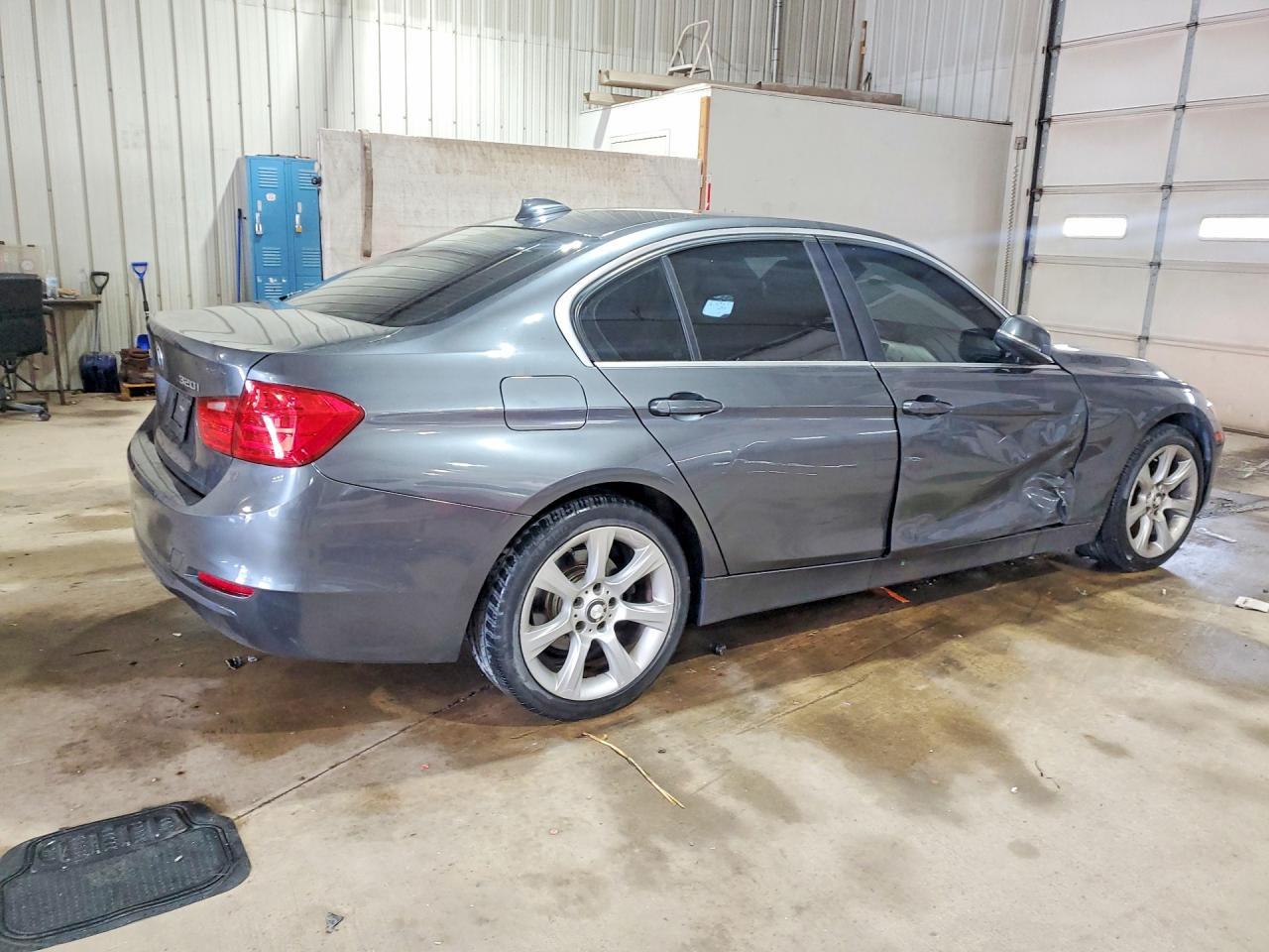 2015 BMW 320 I xDrive - zdjęcie 3