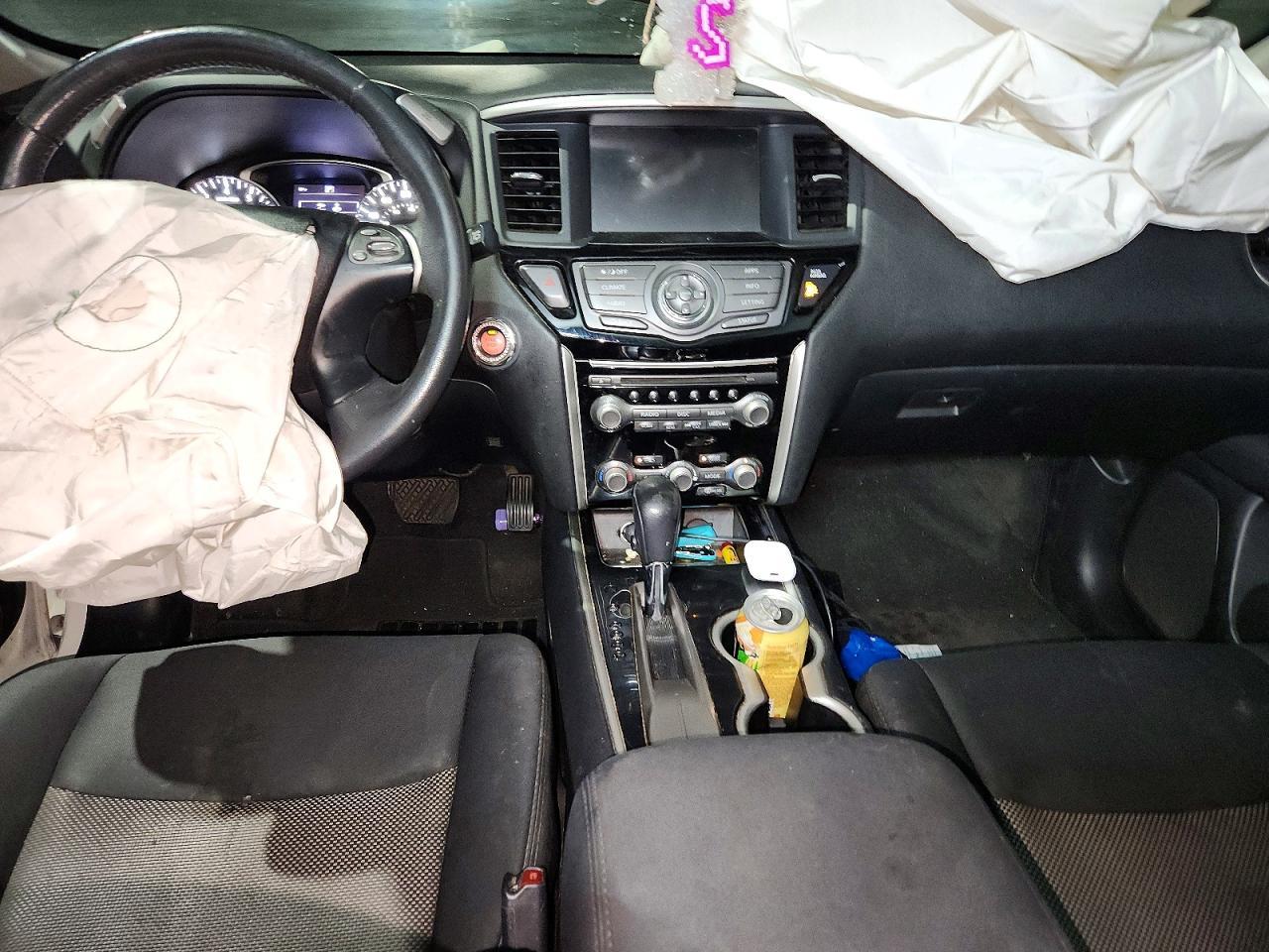 2017 Nissan Pathfinder Sv - zdjęcie 8