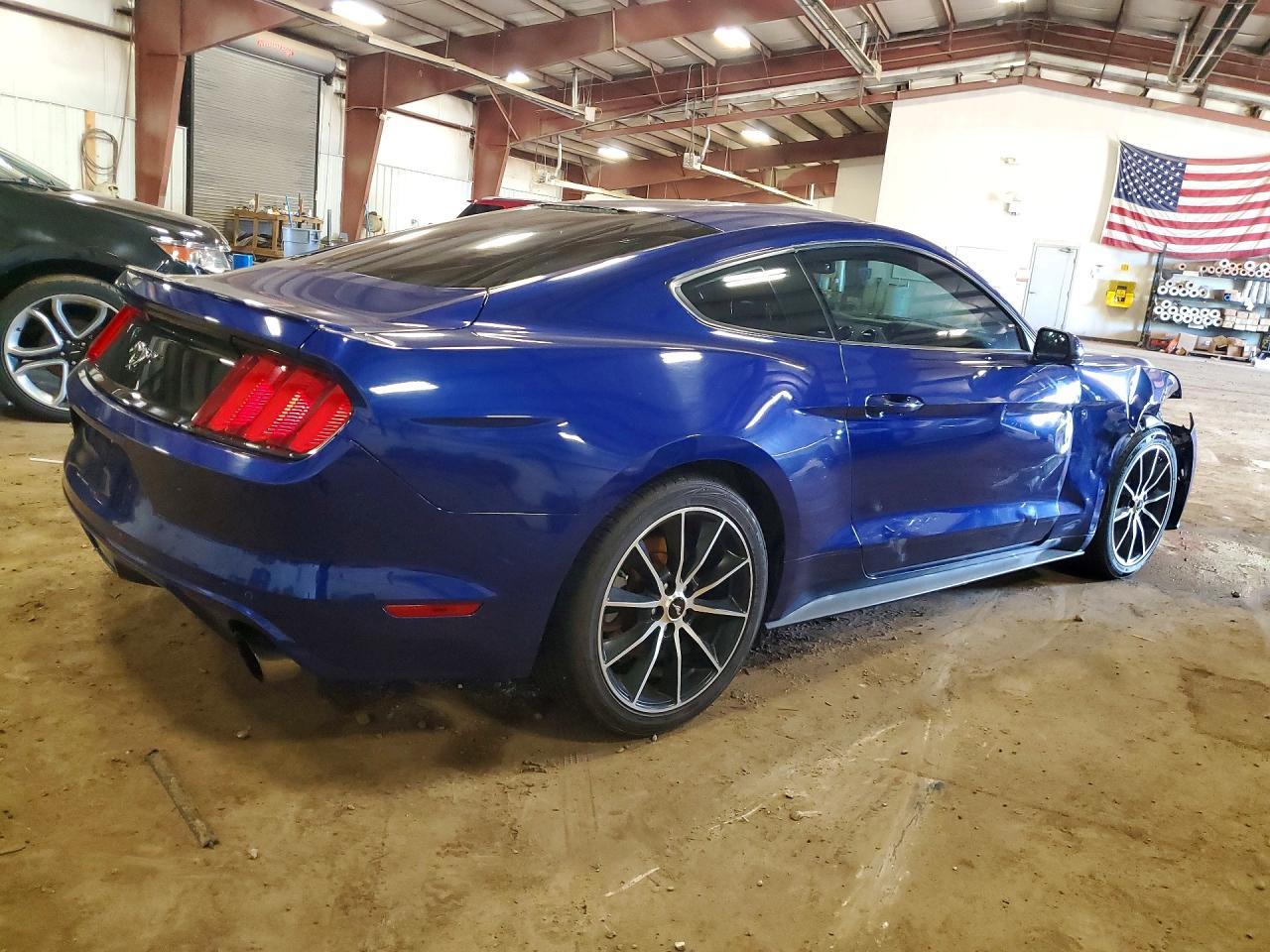 2015 Ford Mustang - zdjęcie 3