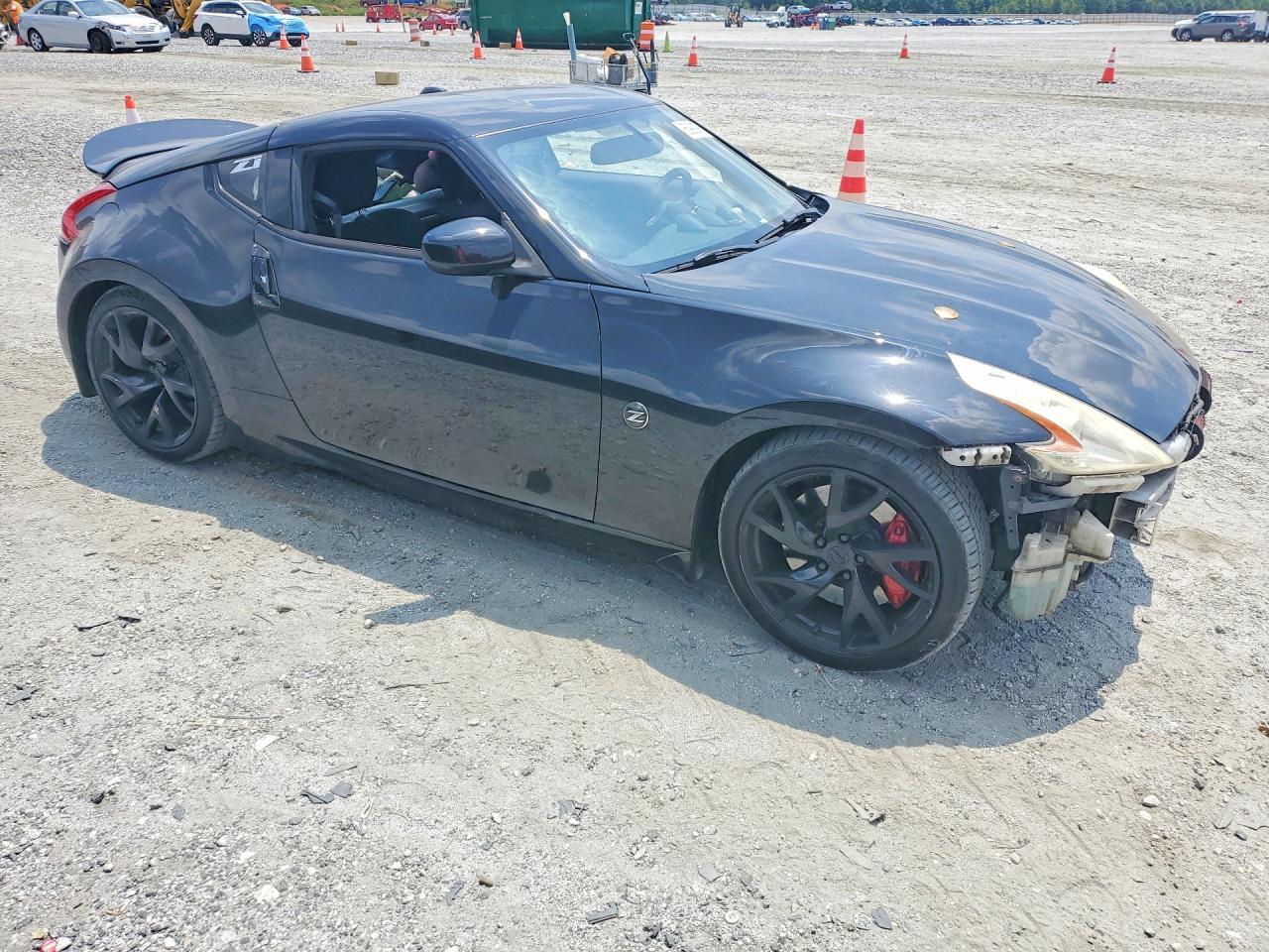 2016 Nissan 370Z Sport Tech - zdjęcie 4