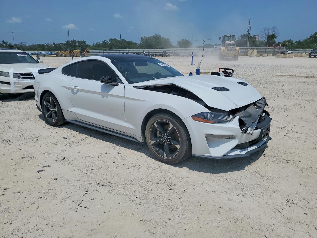 2019 Ford Mustang - zdjęcie 4