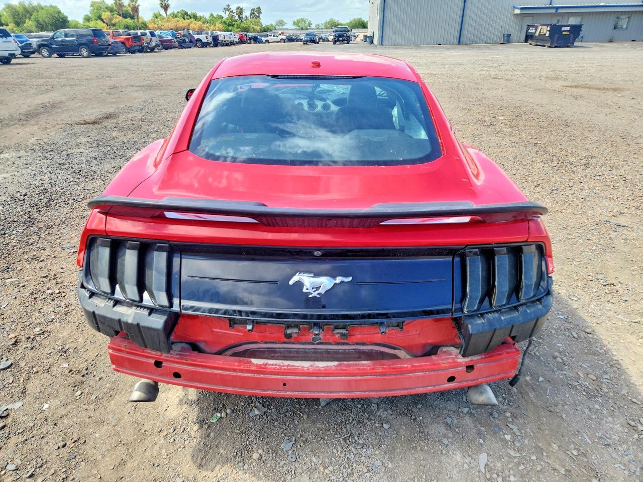 2020 Ford Mustang - zdjęcie 6