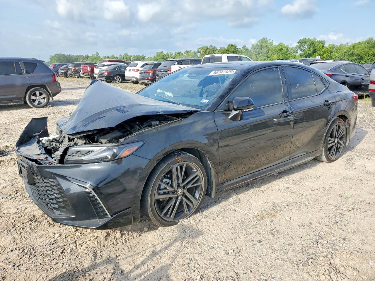 2025 Toyota Camry Xse - zdjęcie główne