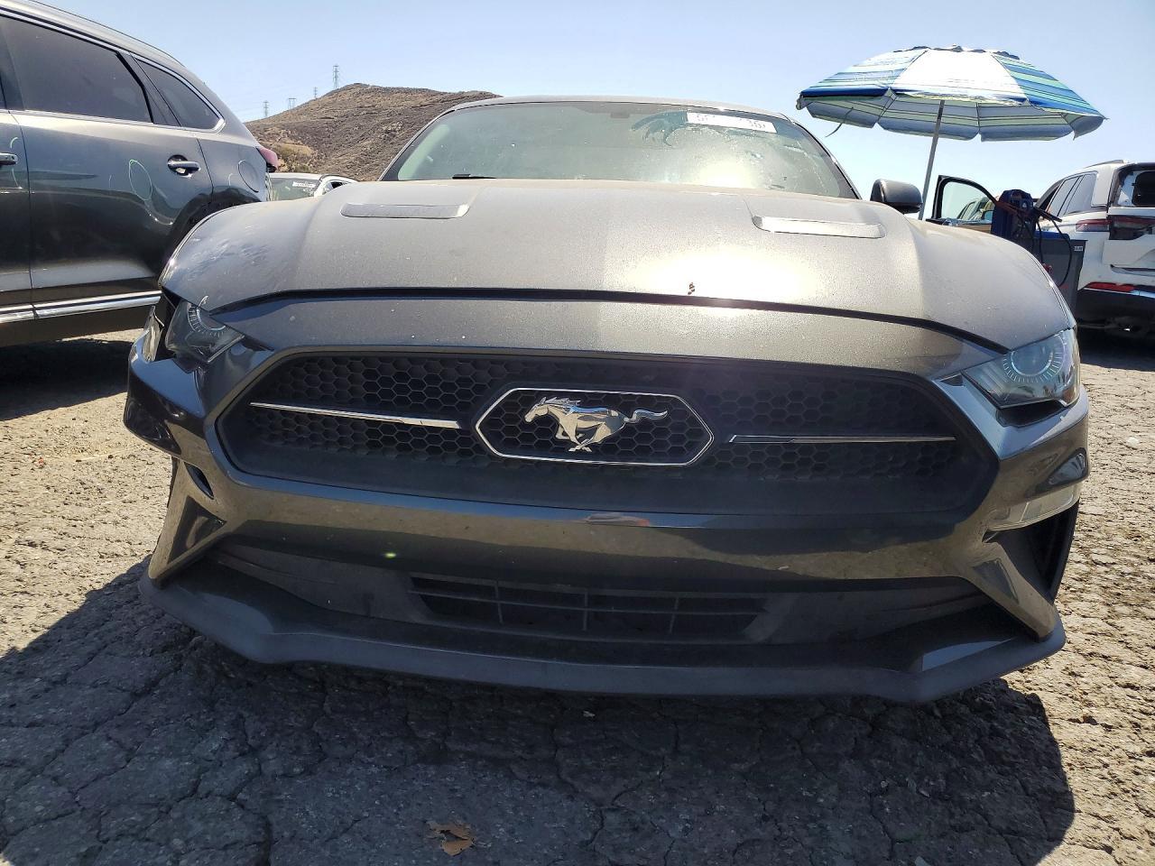 2020 Ford Mustang - zdjęcie 5