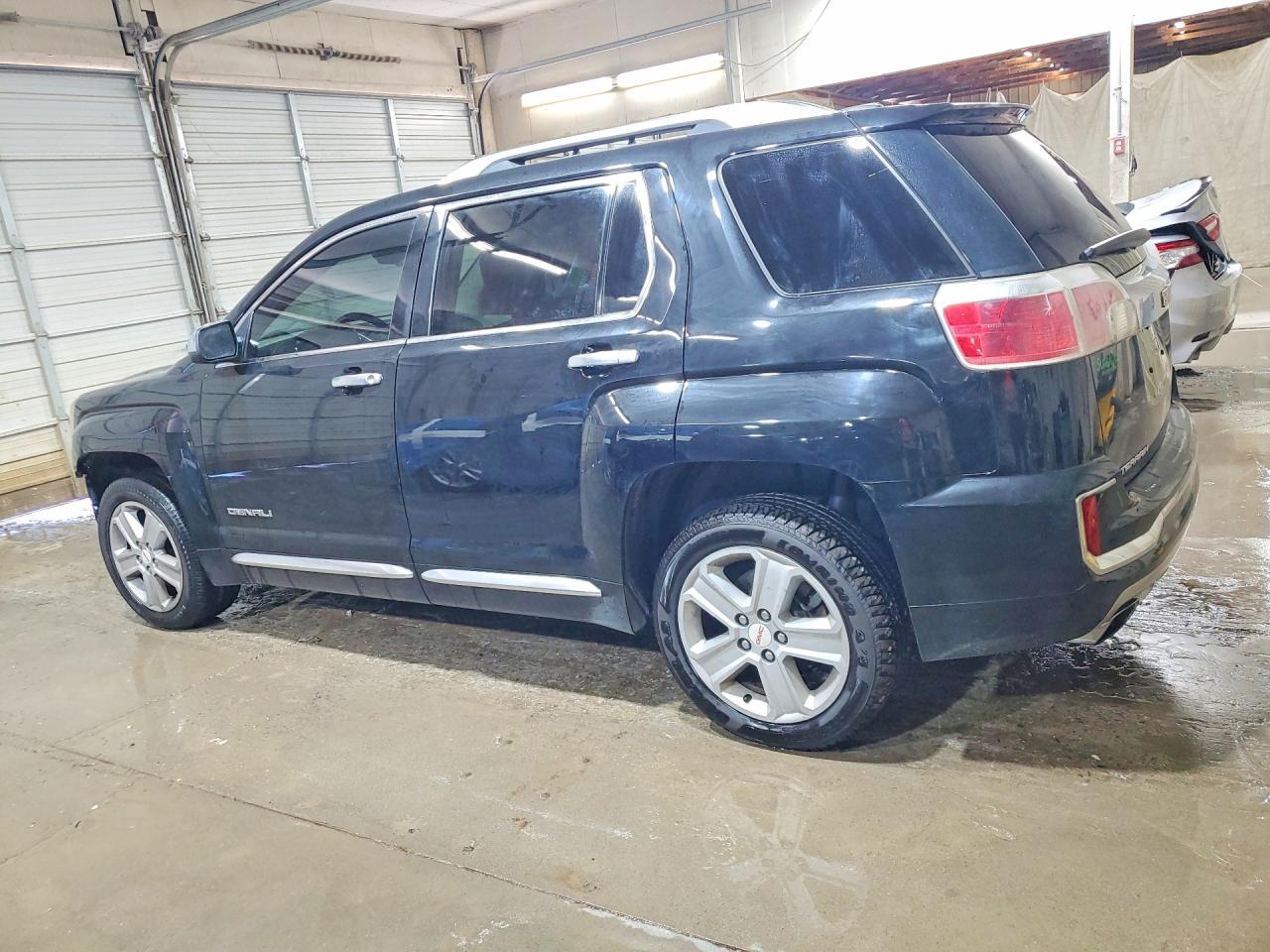 2017 GMC Terrain Denali - zdjęcie 2