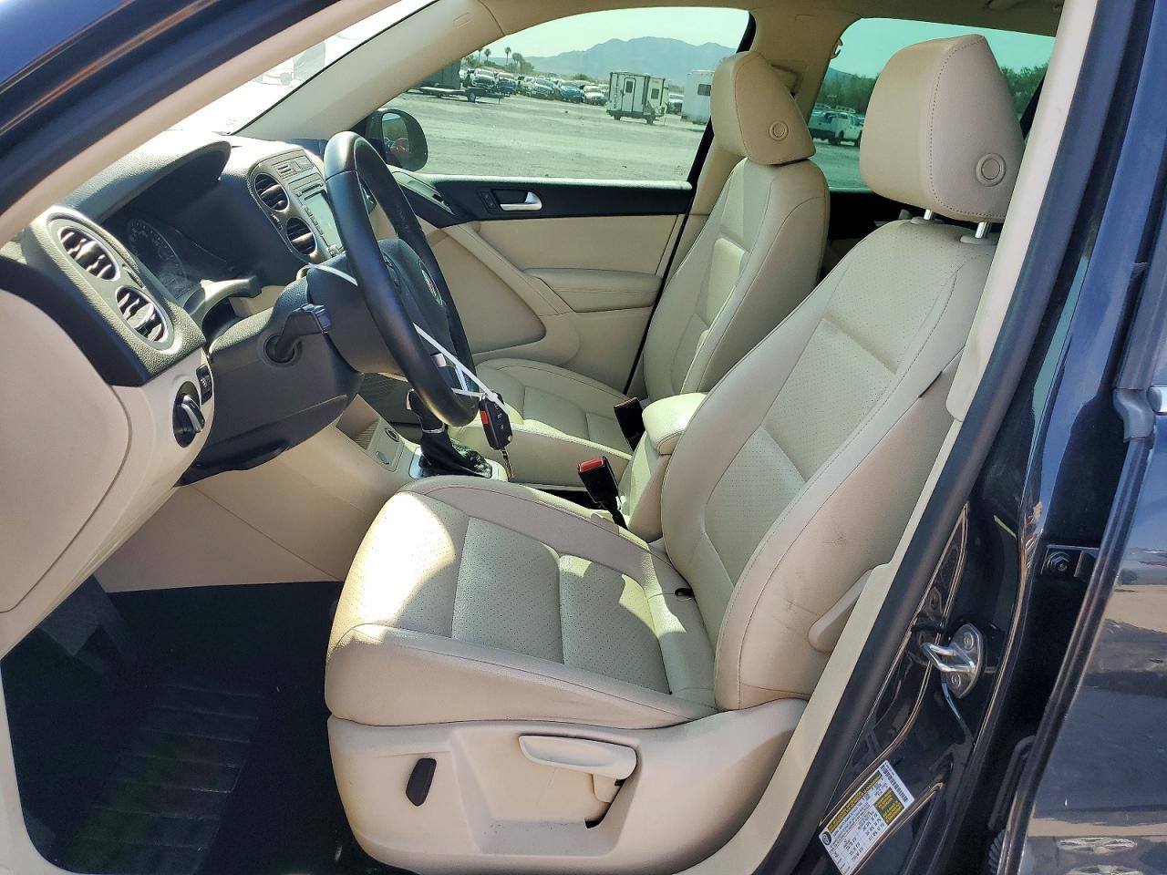 2015 Volkswagen Tiguan S - zdjęcie 7