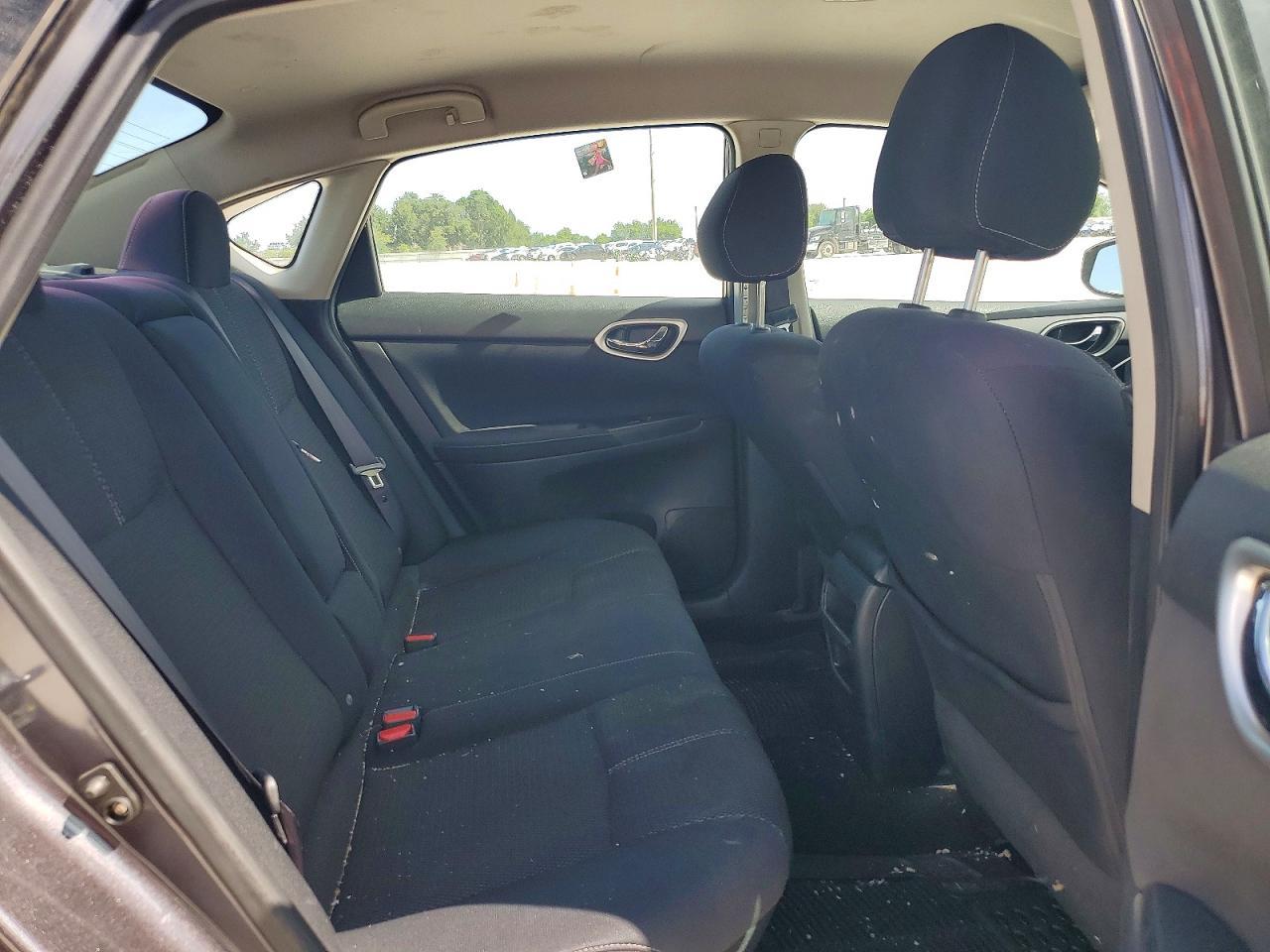 2014 Nissan Sentra S - zdjęcie 10