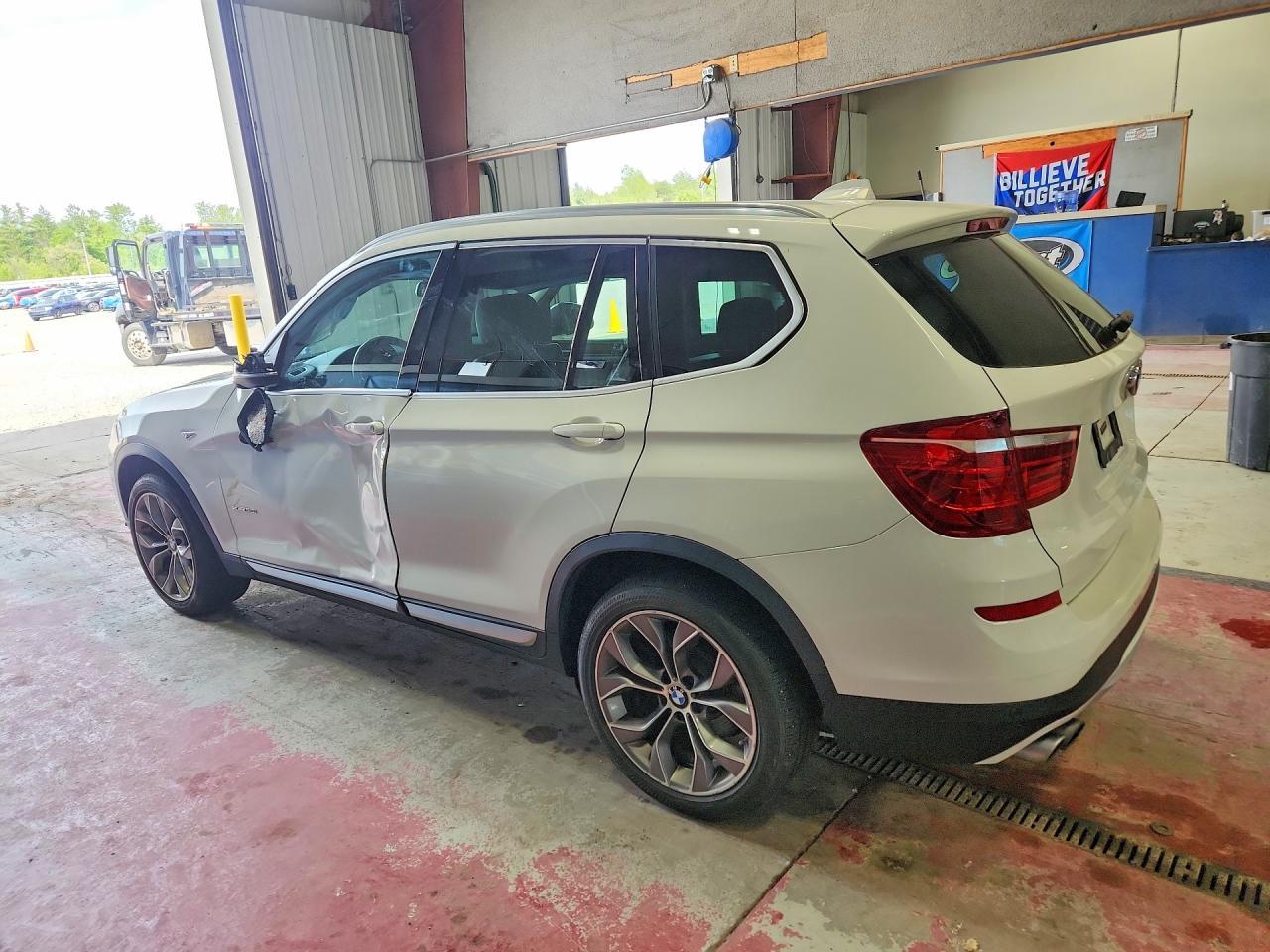 2017 BMW X3 xDrive28I - zdjęcie 2