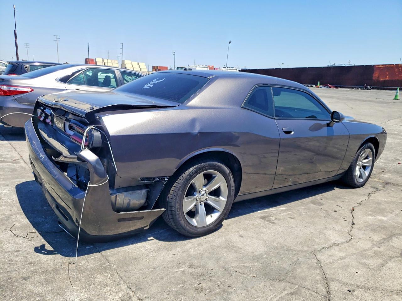 Dodge Challenger - zdjęcie 3