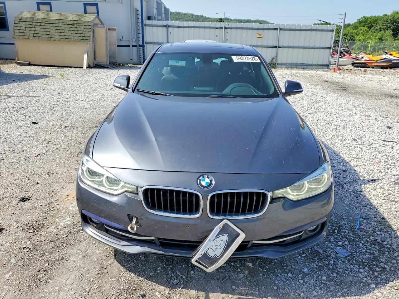 2018 BMW 330 I - zdjęcie 5